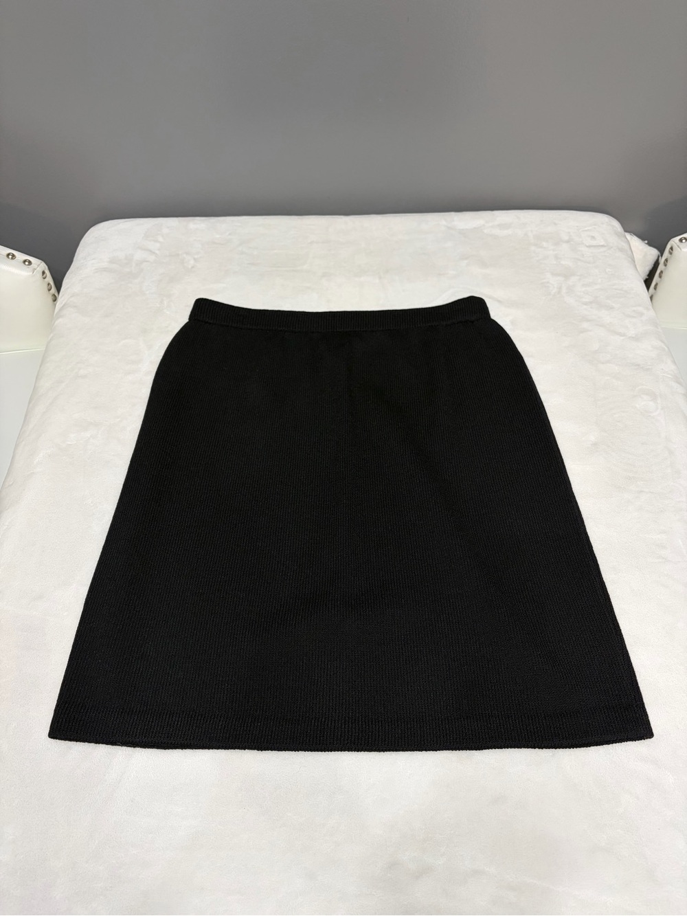 Vintage 90s ST JOHN Basics Black Knit Skirt 10 Elastic Waist Santana Knit USA